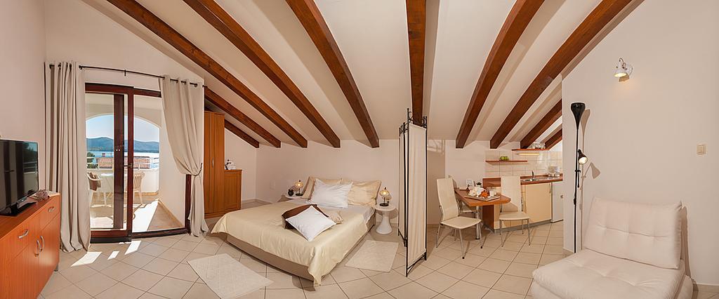 Villa Croatica Apartments Zaboric Εξωτερικό φωτογραφία