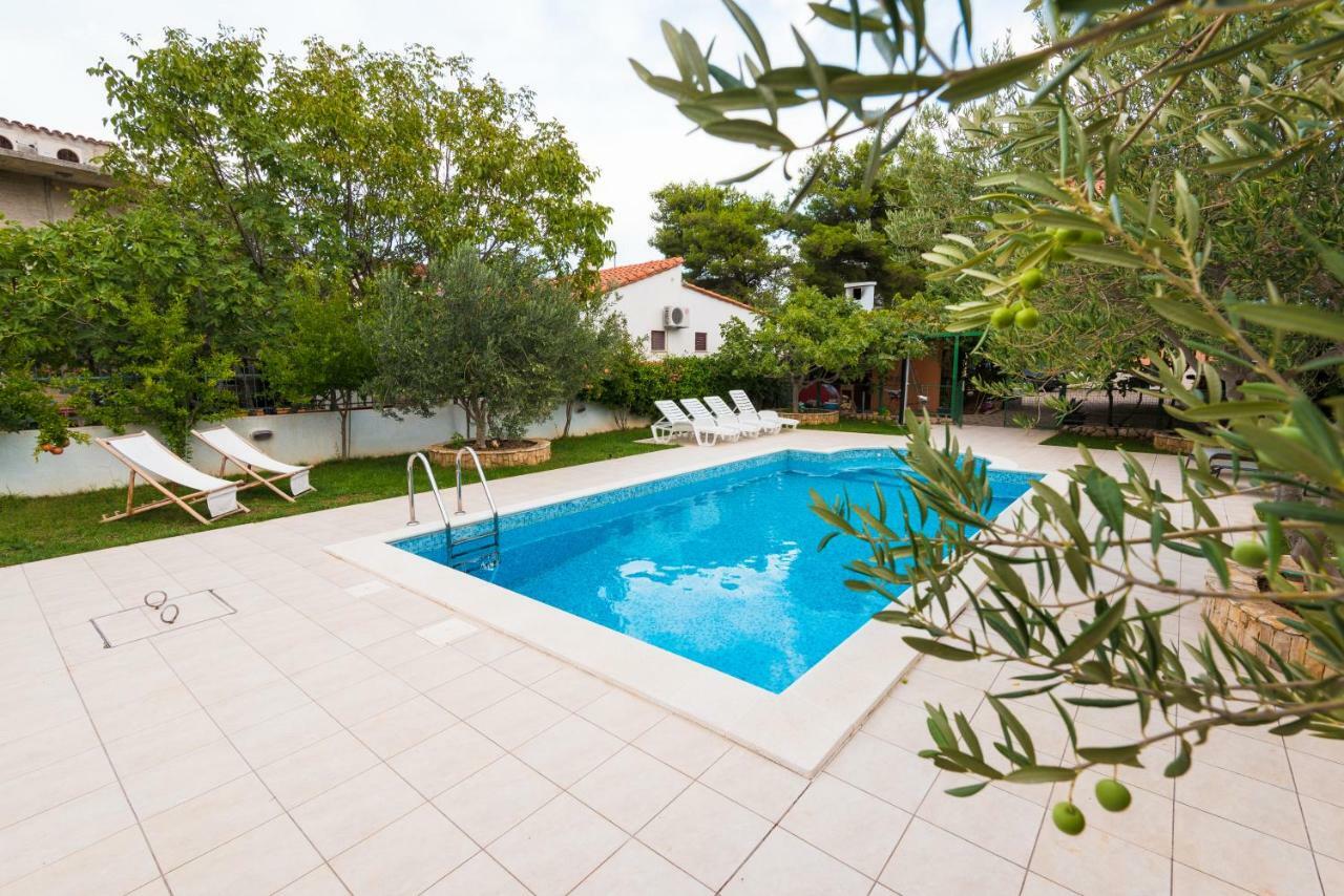 Villa Croatica Apartments Zaboric Εξωτερικό φωτογραφία