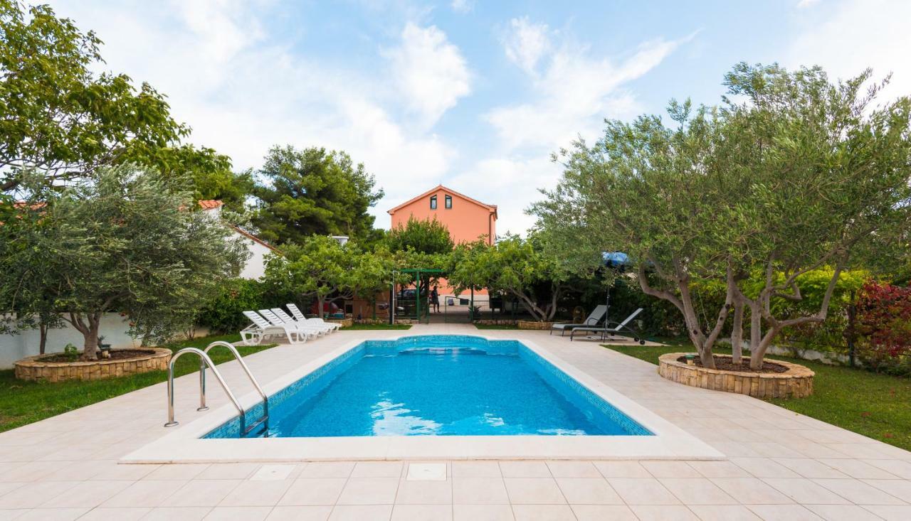 Villa Croatica Apartments Zaboric Εξωτερικό φωτογραφία